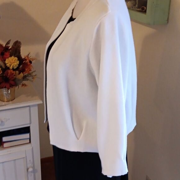 T Tahari Rayon Blend Sweater - Picture 4 of 9